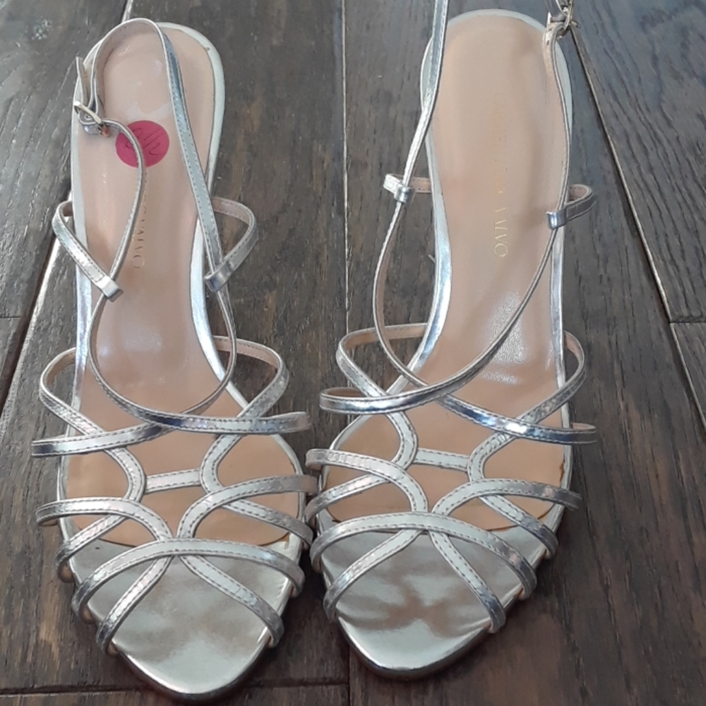 silver heels never worn